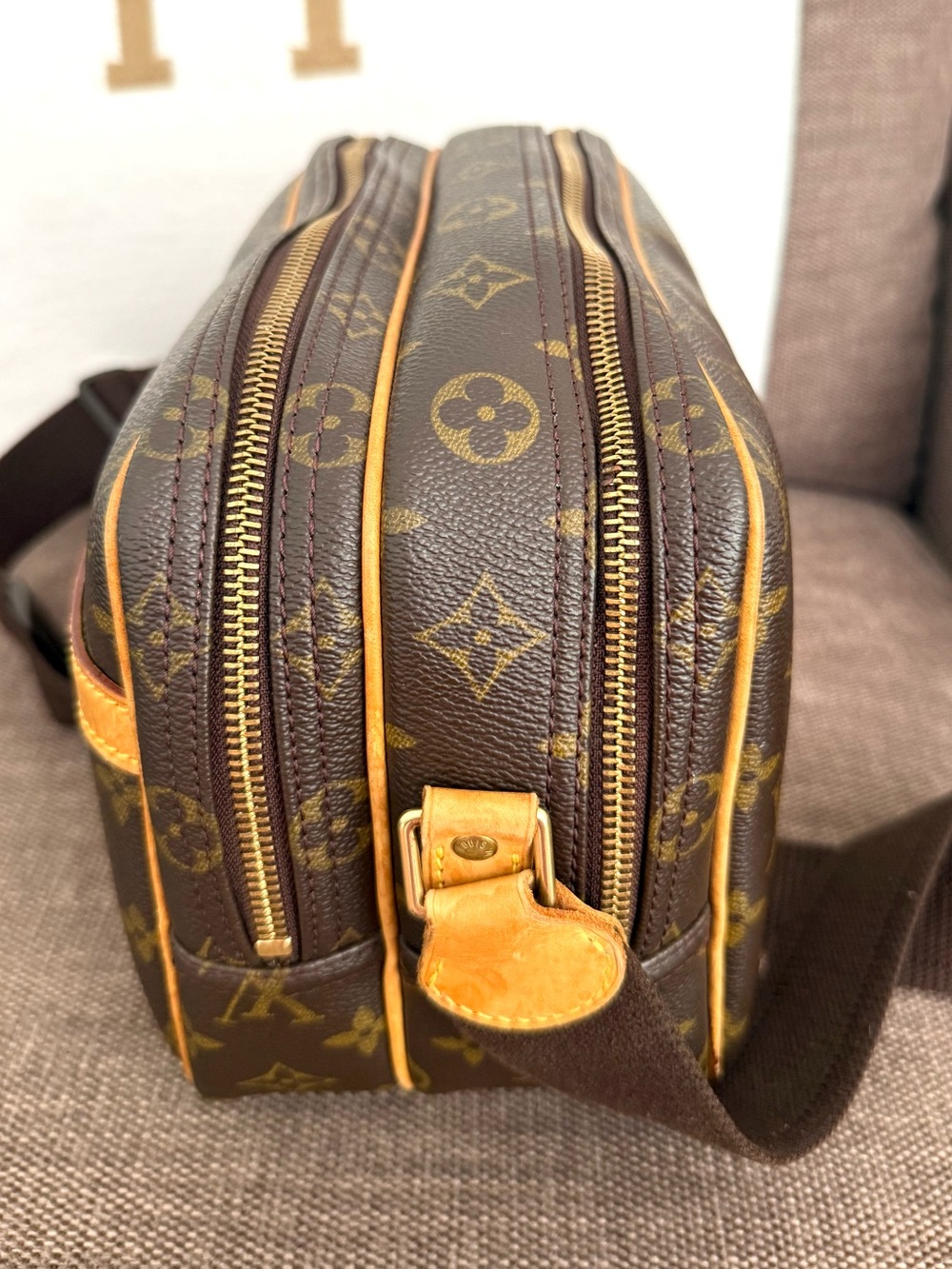 Authentic Louis Vuitton Reporter PM unisex messenger crossbody bag monogram LV - Picture 9 of 16
